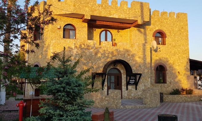 Pascani House | Royal Castle