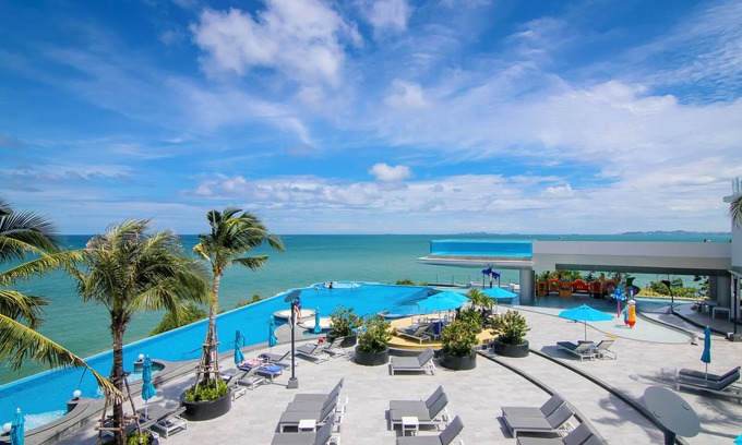 Pratumnak Hill Resort | Royal Cliff Beach Hotel Pattaya