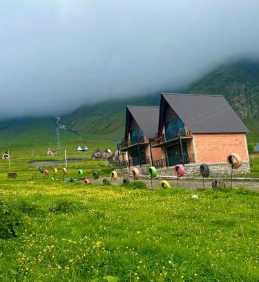 Gergeti Ski Chalet | Royal Cottages