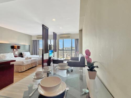 Kota Kinabalu Apartment | Royal Crown Scsp 1064 KK CBD near Imago