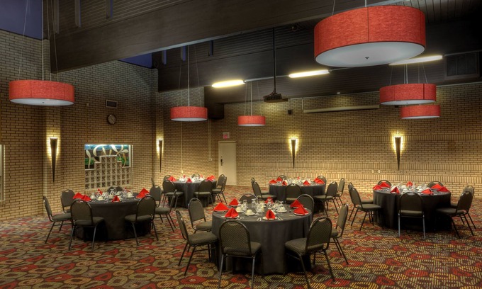 Lloydminster Hotel | Royal Hotel