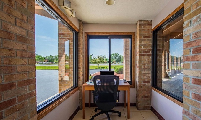 Huntington Hotel | Royal Inn Suites