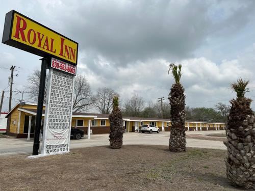 Kenedy Hotel | Royal Inn