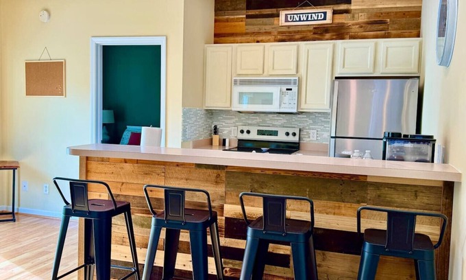 Sea Trail Apartment | Royal Jr. Suite 215 Royal Poste