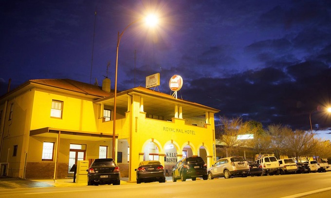 Jerilderie Hotel | Royal Mail Hotel