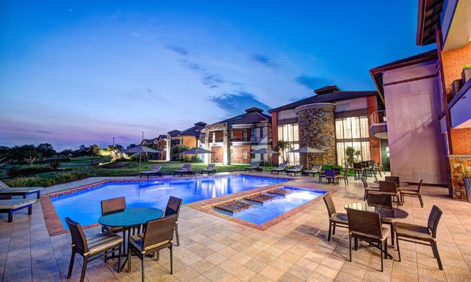 Boshoek Hotel | Royal Marang Hotel