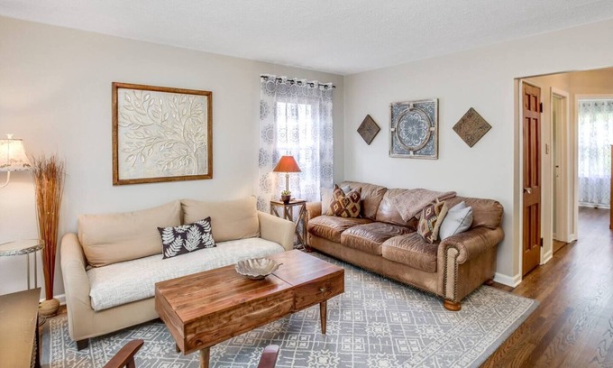 Royal Oak House | Royal Oak-Beaumont Bungalow