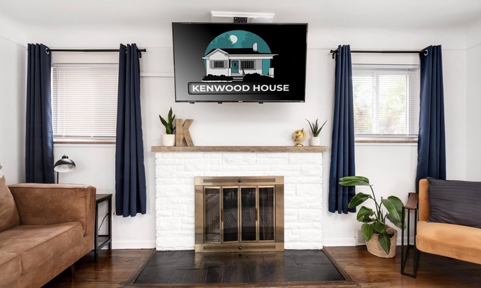 Madison Heights House | Royal Oak - Cheerful Centrally located 5 bedroom