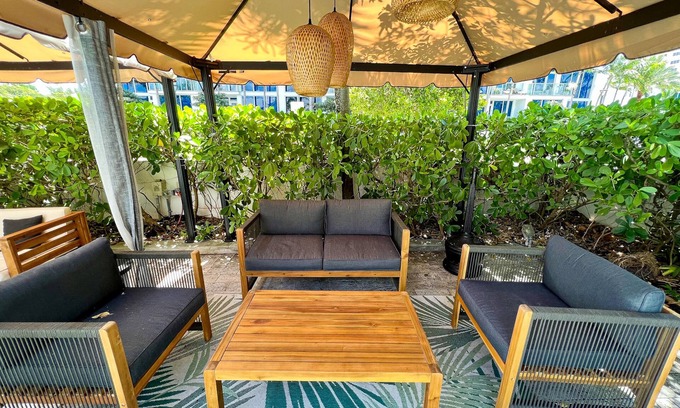 East Fort Lauderdale Hotel | Royal Palms Resort & Spa