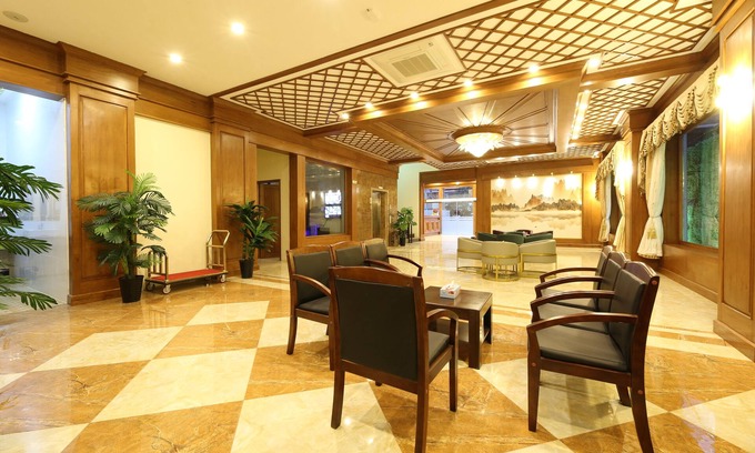 Mandalay Hotel | Royal Peacock Hotel