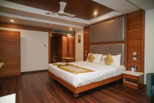 Hubli Hotel | Royal Ritis Hubballi