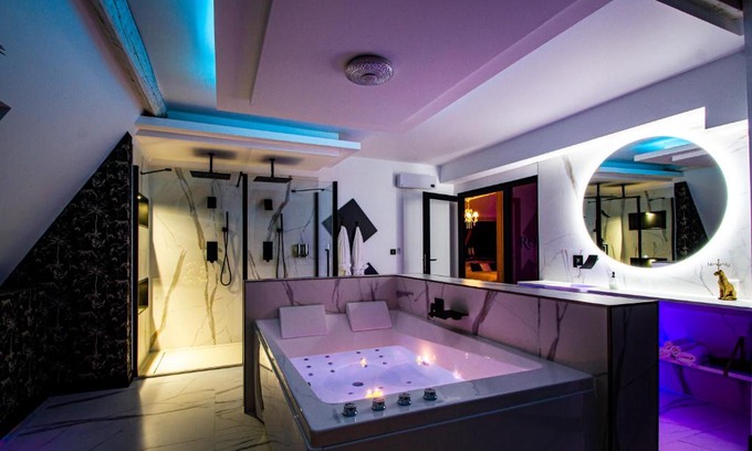 Liverdun Apartment | Royal Room - Love-room proche de Nancy