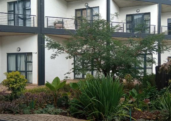 Downtown Johannesburg Bed & Breakfast | Royal Stina Hotel-style with Swimming pool