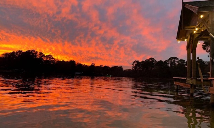 Chandler House | Royal Waters - Waterfront - Boat Rentals available