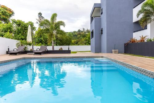 Runaway Bay Apartment | Royale Escape