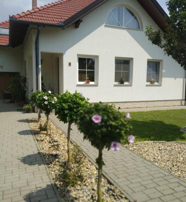 Gyoparosfuerdo House | Rozmaring Vendégház