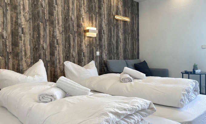 Magdeburg Apartment | RR | Charming Apartment - Balcony - WIFI - Kitchen