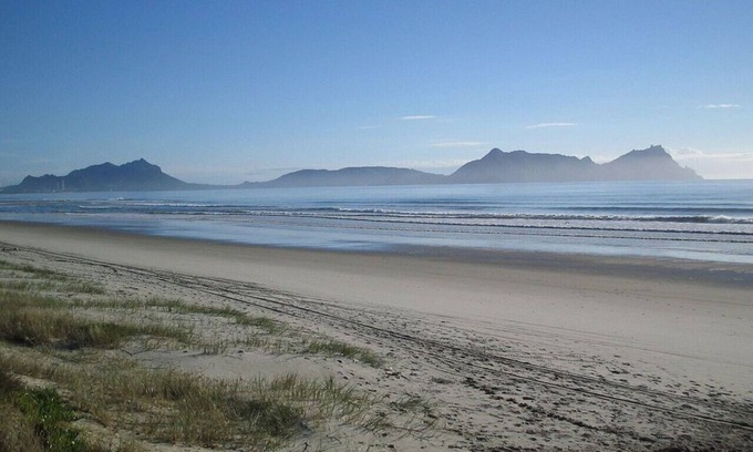 Ruakaka House | Ruakaka Holiday Home Walk to Beach
