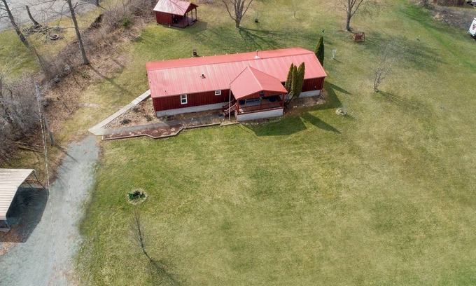 Bradford House | Ruby Retreat-Located above Waneta Lake in the Finger Lakes Region