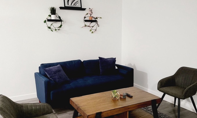 Sand Lake Apartment | Ruby' Townhouse