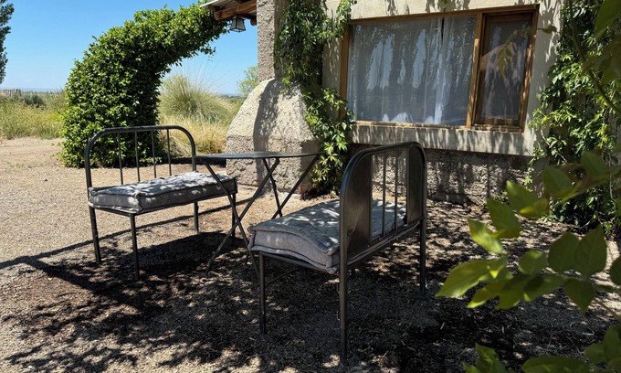 Mendoza Wine Region Cabin | Ruca Farm: Encanto Rural en una Finca Familiar Mendocina