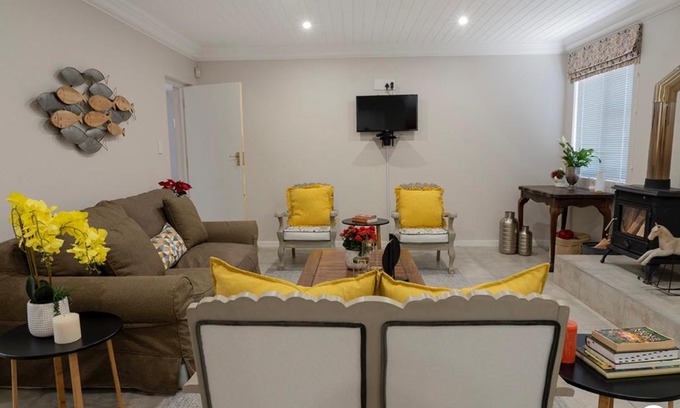 Dullstroom Apartment | Rueby’s Apartment 101