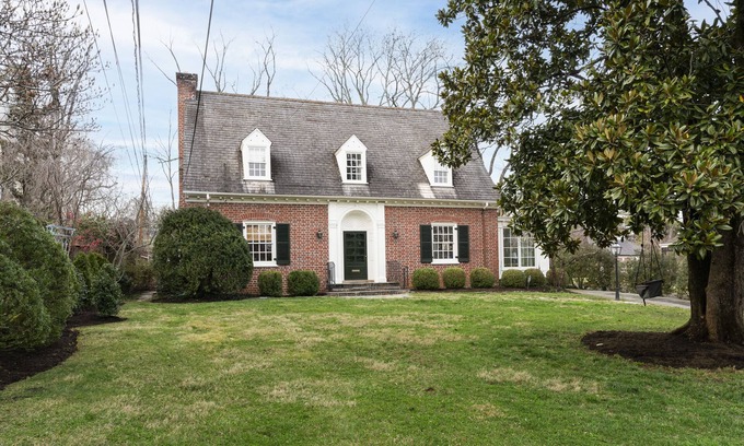Venable House | Rugby Retreat | 3 bd, 2.5 ba | Heart of UVA Grounds