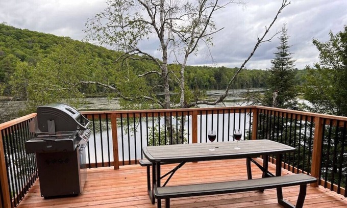 Sainte-Adele House | Rugged Luxury Chalet - Relax & Adventure Awaits