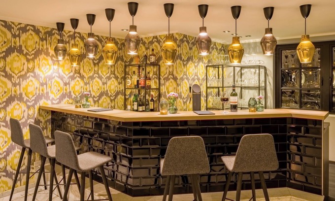 Rodenkirchen Hotel | rugs HOTEL Köln