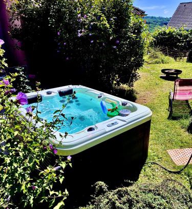 Michelsberg Apartment | Ruhe & Erholung im Grünen! Mediterranes Landhaus-Apartment mit Jacuzzi für bis zu 4 Personen