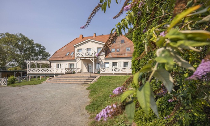Bergen auf Ruegen Apartment | Ruhig und Idyllische Lage im Herzen der Insel Rügen - Gutshaus Silvitz Fewo 03