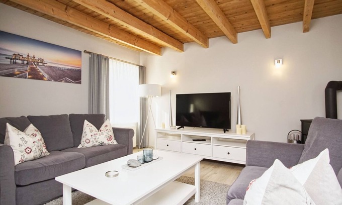 Bergen auf Ruegen Apartment | Ruhig und Idyllische Lage, Ahoi Erlebnisbad Gratis - Gutshaus Silvitz Fewo 04 - Gutshaus Silvitz