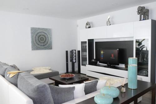 Aveiro Apartment | Ruhiges Modernes Haus Parkplatz WLAN Whirlpool