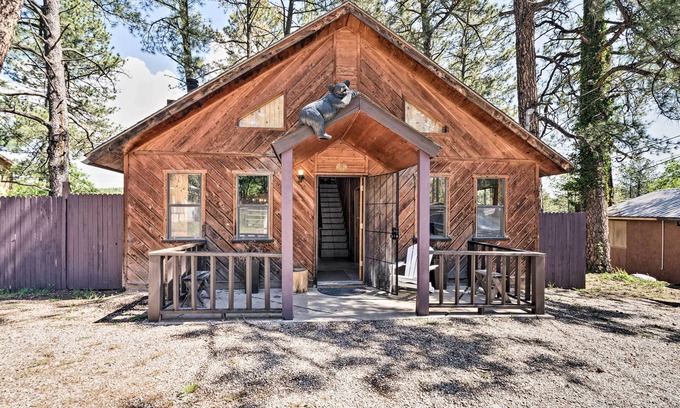 Ruidoso Cottage | Ruidoso Cabin w/Deck & Grill - Walk to Town!
