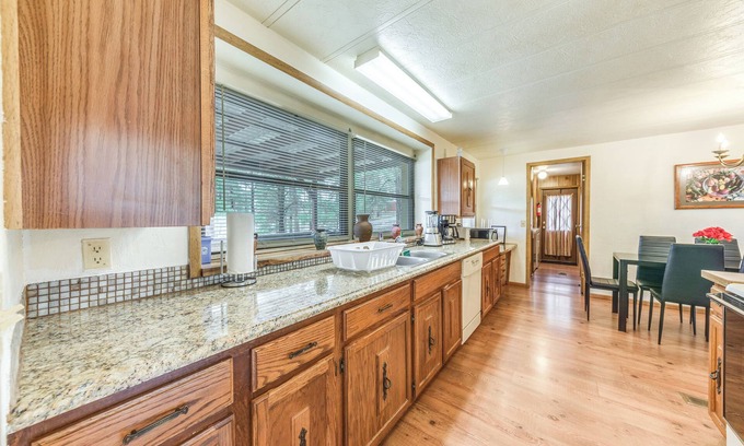 Ruidoso Cottage | Ruidoso Vacation Rental Home: 15 Mi to Ski Apache