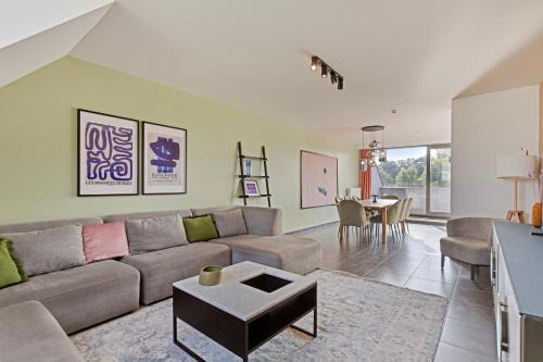 Begijnhof's Wijk Apartment | Ruim 3 slaapkamer appartement met parking nabij NATO