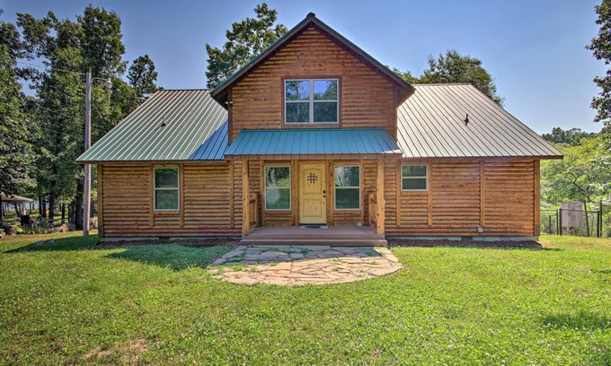 Eucha Cabin | 'RuKaRaSa Cabin' w/Yard & Dock at Grand Lake