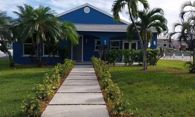 Marsh Harbour House | Rum N' Coconut