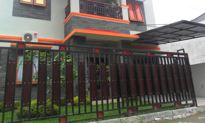 Catur Tunggal House | Rumah 4 Kamar Full Ac Nyaman dekat Ambarukmo plaza