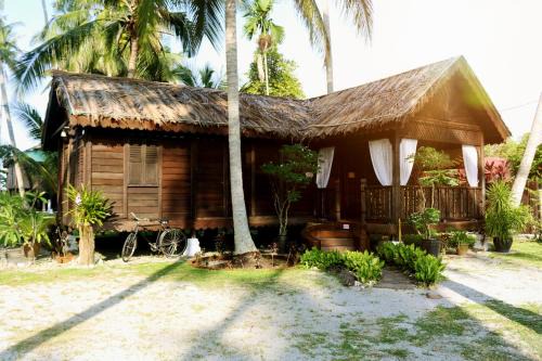 Kampung Bakar Kapor House | Rumah Inap Kampung Agong