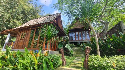 Tua Villa | RUMAH KAYU MATARAJA VILLA - TABANAN