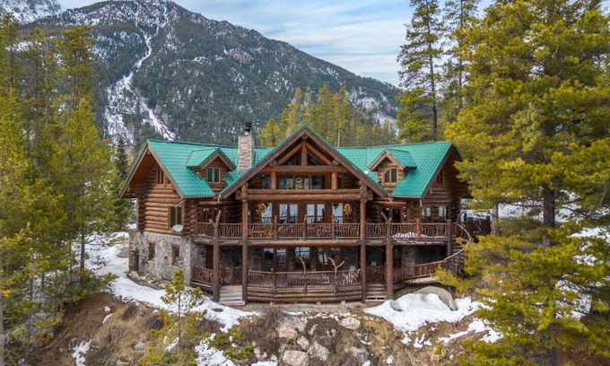 East Kootenay Apartment | Rundlestone Ridge | 13-Person Hot Tub | Ski-In/Out