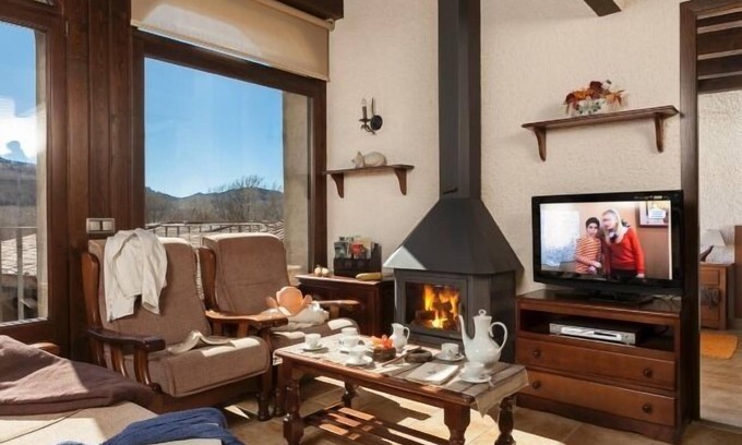 Sant Joan de Les Abadesses Cottage | Rural house (full rental) Mas la Batllia for 6 people