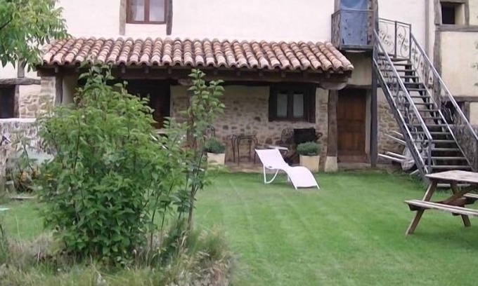 Roscales de la Pena Cottage | Rural apartment La Panera de la Tila for 2 people