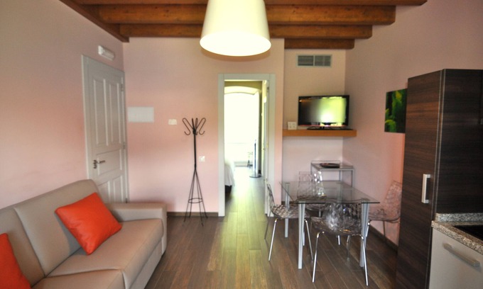 San Martin de Luina Cottage | Rural apartment Casona la Sierra for 4 people