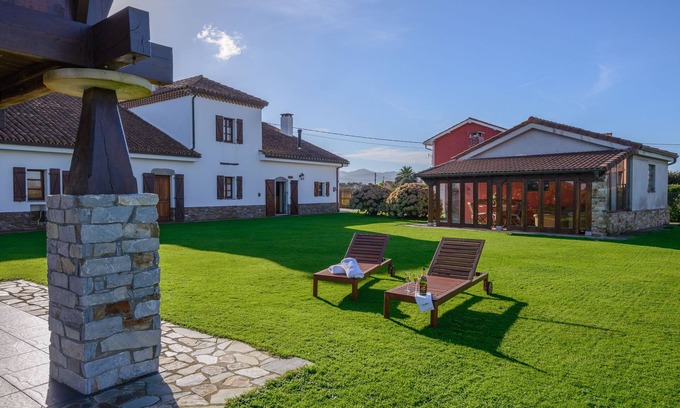 San Pedro de la Ribera Cottage | Rural apartment Casona de Llanorrozo for 6 people