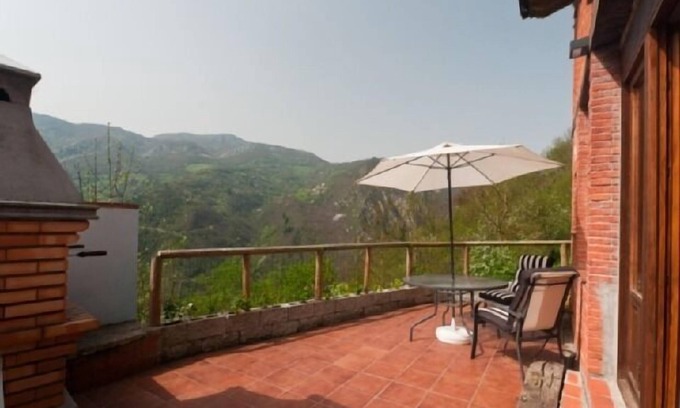 Santa Maria Cottage | Rural apartment L'Arboleu de Traspeña for 2 people