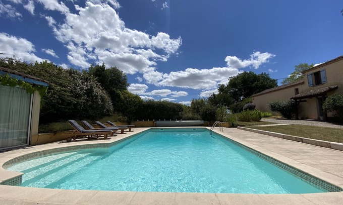 Paulhiac Villa | Rural comfortable 6 person villa, large swimming pool and beautiful views