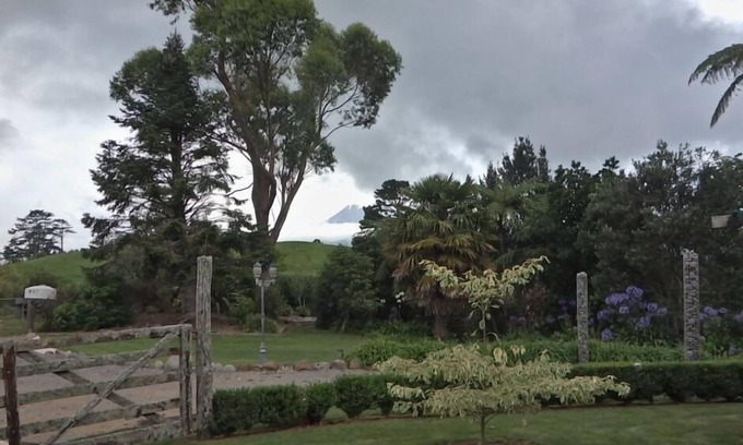 Kaitake Cottage | Rural cottage-large garden and farm outlook.