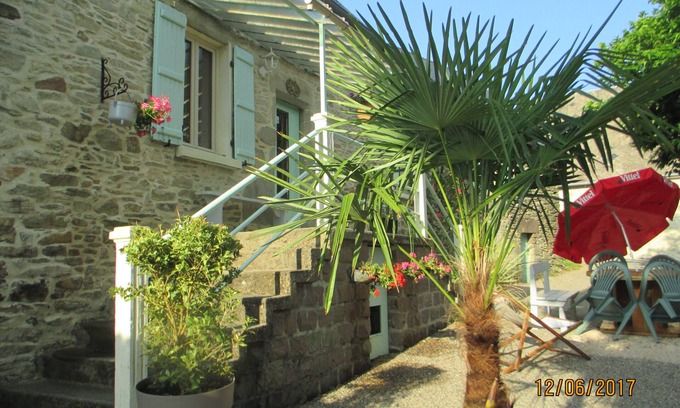 Beynat Cottage | Rural cottage Pura Vida 3 ears, for lovers of nature and animals!